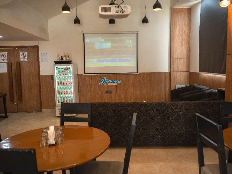 Dugout Sports Lounge — ambience