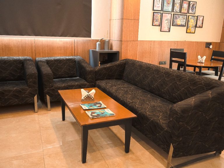 Dugout Sports Lounge — dining